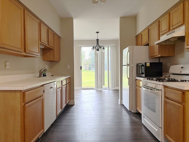 17791 W Salisbury Drive, Gurnee, IL 60031