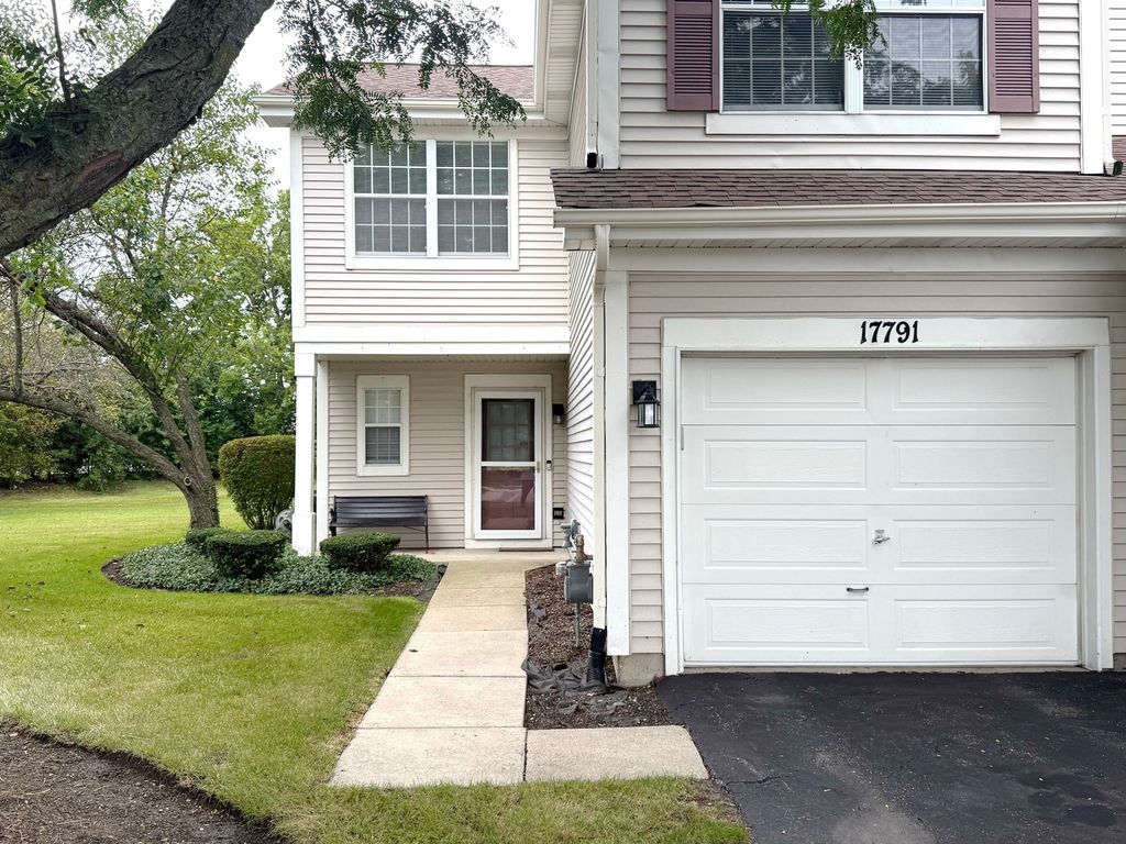 17791 W Salisbury Drive, Gurnee, IL 60031