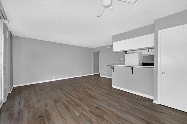 1200 Carolyn Ct 11, Humble, TX 77338