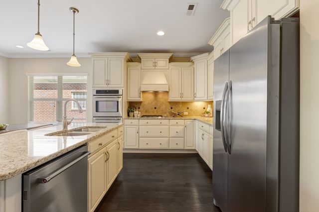 2013 Heflin Ln, Franklin, TN 37069