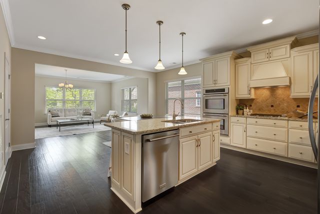 2013 Heflin Ln, Franklin, TN 37069