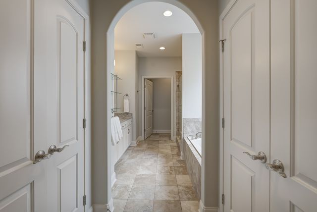 2013 Heflin Ln, Franklin, TN 37069