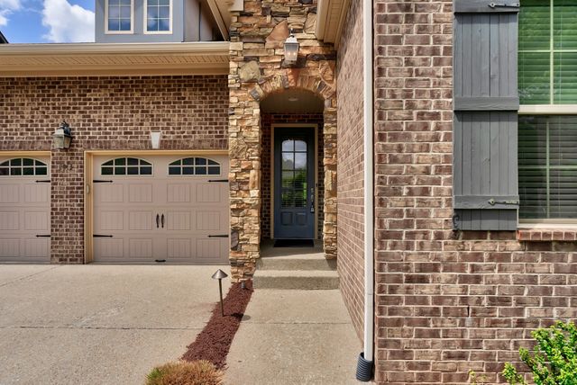 2013 Heflin Ln, Franklin, TN 37069