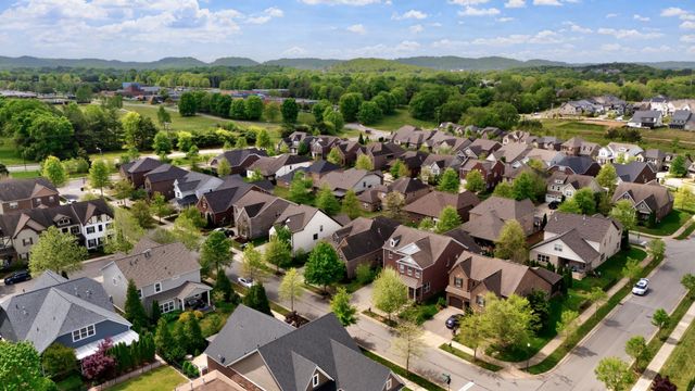 2013 Heflin Ln, Franklin, TN 37069