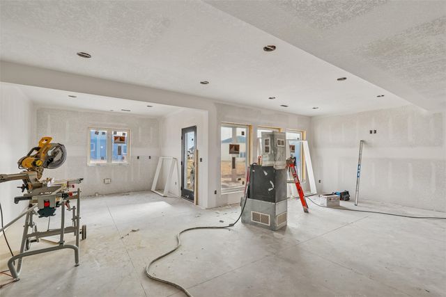 4189 Westgate Parkway, Clive, IA 50325