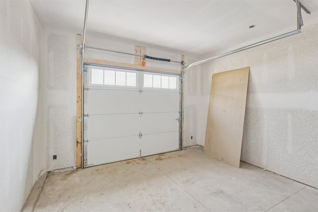 4189 Westgate Parkway, Clive, IA 50325