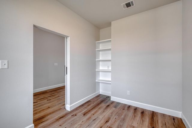 203 Alonzo DR, Del Valle, TX 78617