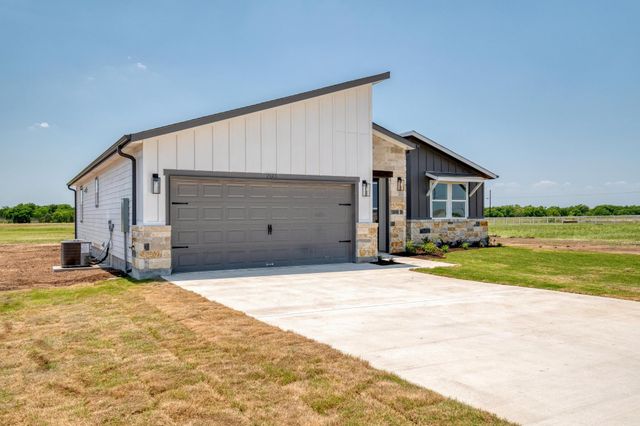 203 Alonzo DR, Del Valle, TX 78617