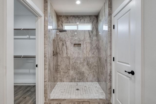 203 Alonzo DR, Del Valle, TX 78617