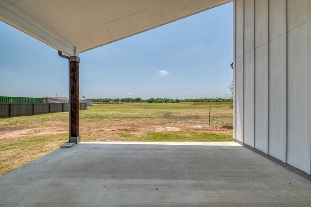 203 Alonzo DR, Del Valle, TX 78617