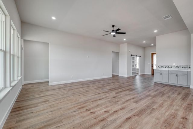 203 Alonzo DR, Del Valle, TX 78617