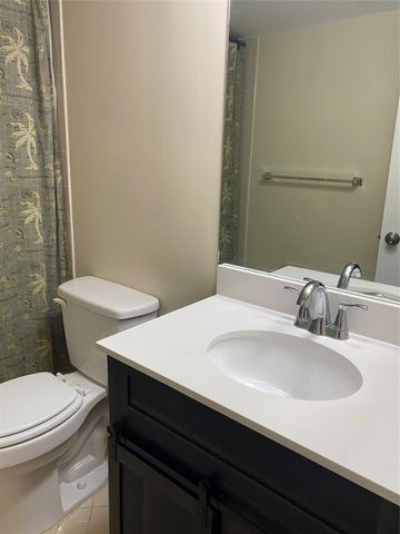3340 BEAU RIVAGE Drive 104, Pompano Beach, FL 33064