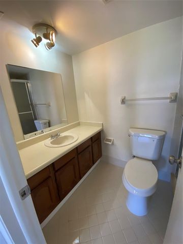 3340 BEAU RIVAGE Drive 104, Pompano Beach, FL 33064
