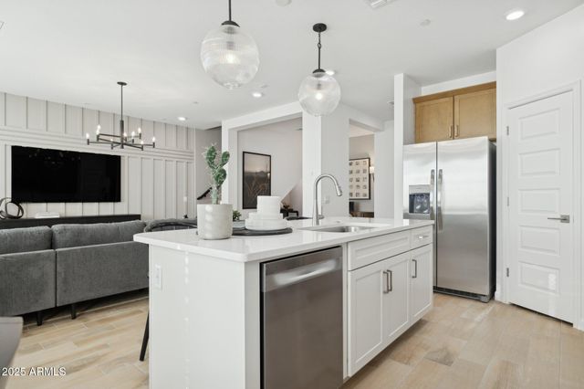 32628 N SMOKE VIEW Trail, Peoria, AZ 85383