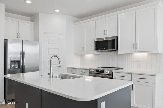 32628 N SMOKE VIEW Trail, Peoria, AZ 85383