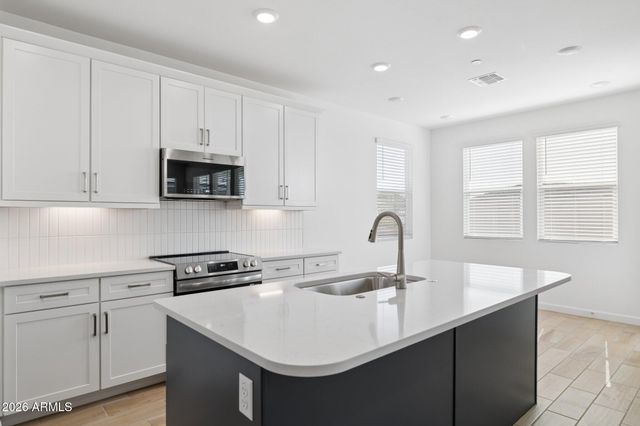 32628 N SMOKE VIEW Trail, Peoria, AZ 85383