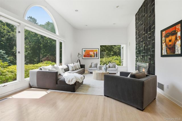 6 Hunting Trail, Armonk, NY 10504