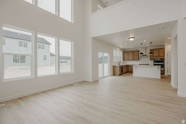 927 W MOTOR VU DR, Riverdale, UT 84405