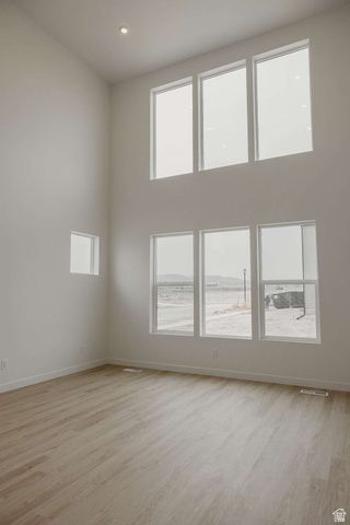 927 W MOTOR VU DR, Riverdale, UT 84405