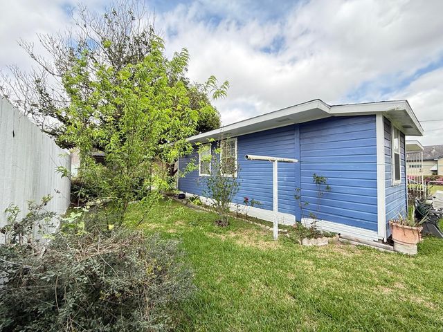 2003 Alta Vista Street, Houston, TX 77023