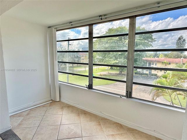 20201 NE 29th Ct D334, Aventura, FL 33180