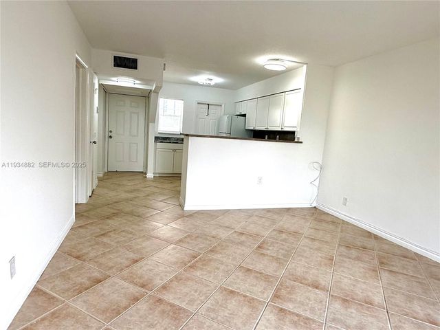 20201 NE 29th Ct D334, Aventura, FL 33180