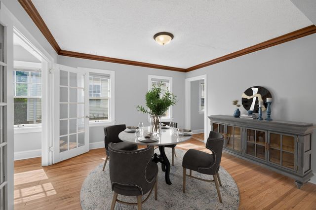 967 Rose Avenue E, Saint Paul, MN 55106