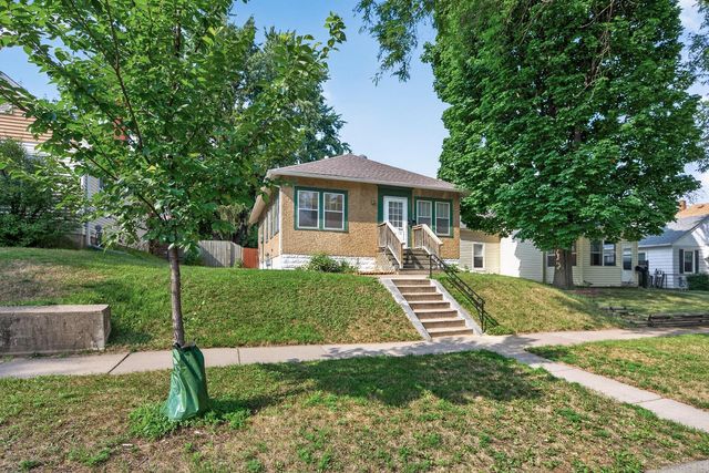 967 Rose Avenue E, Saint Paul, MN 55106