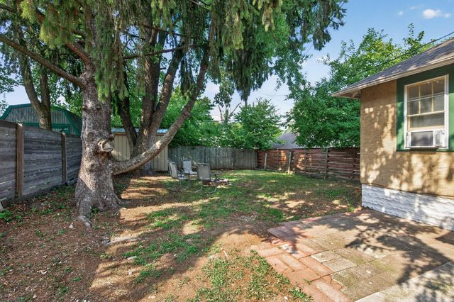 967 Rose Avenue E, Saint Paul, MN 55106