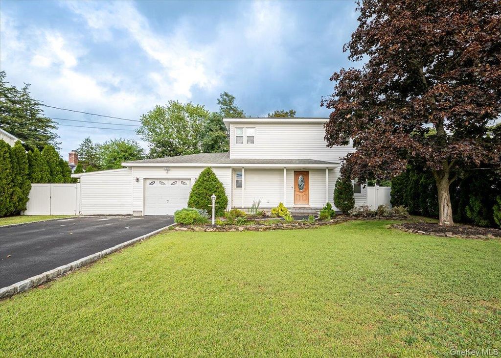 457 Washington Avenue, Patchogue, NY 11772 — exterior