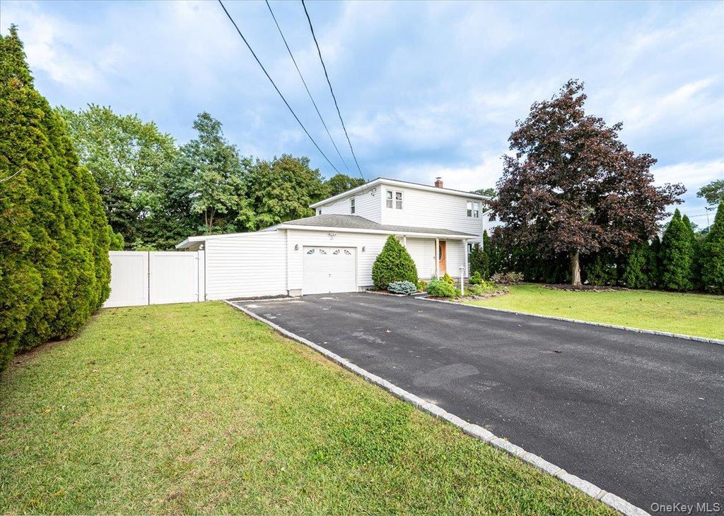 457 Washington Avenue, Patchogue, NY 11772 — photo 2