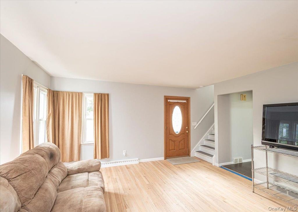 457 Washington Avenue, Patchogue, NY 11772 — photo 5