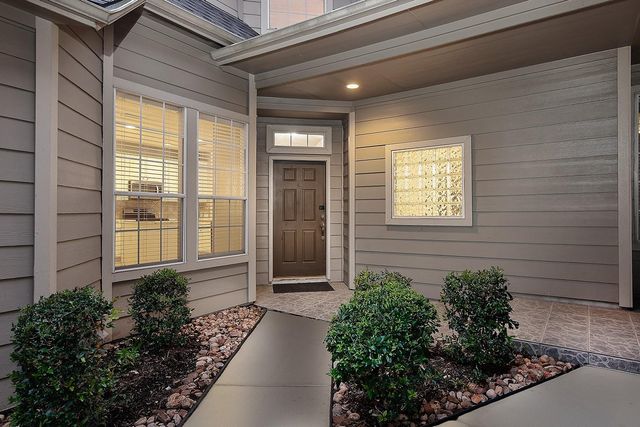 130 N Valley Oaks Circle, The Woodlands, TX 77382