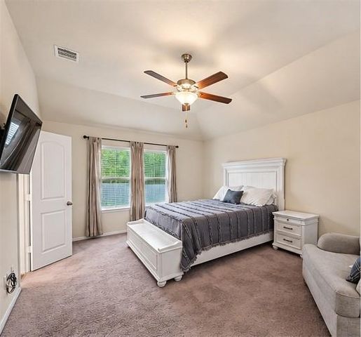 128 Red Deer Way, Huntsville, TX 77320