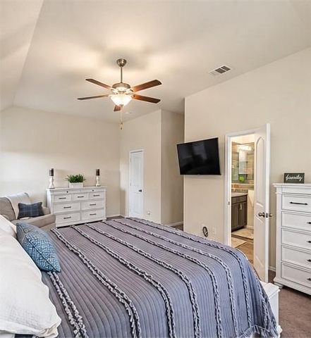 128 Red Deer Way, Huntsville, TX 77320