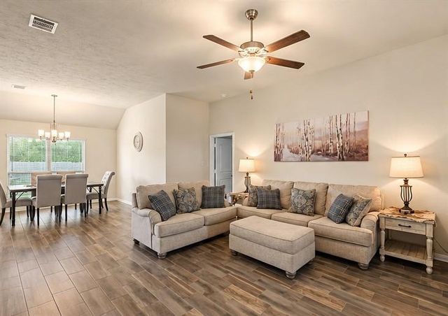 128 Red Deer Way, Huntsville, TX 77320