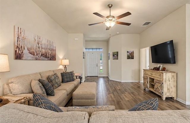 128 Red Deer Way, Huntsville, TX 77320