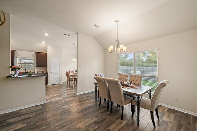 128 Red Deer Way, Huntsville, TX 77320