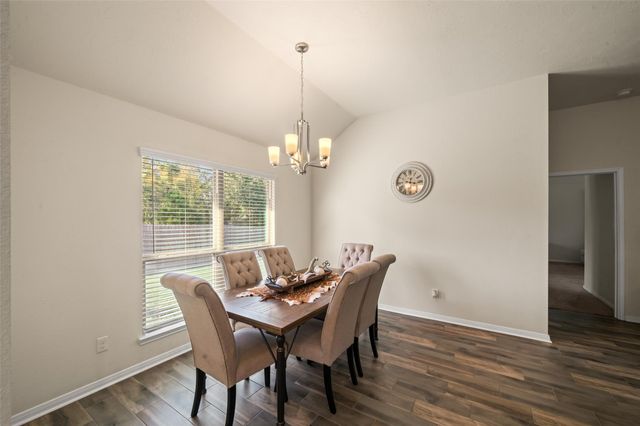 128 Red Deer Way, Huntsville, TX 77320