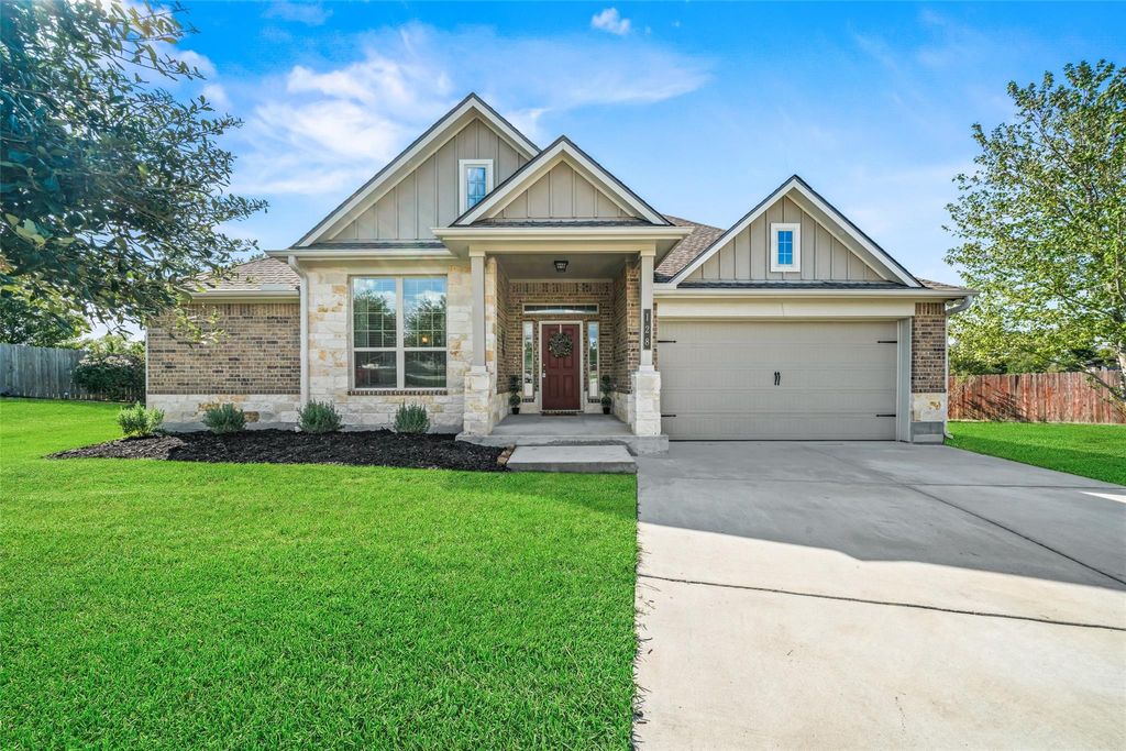 128 Red Deer Way, Huntsville, TX 77320