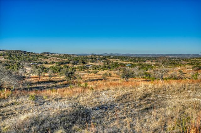 137 Falling Oak DR, Blanco, TX 78606