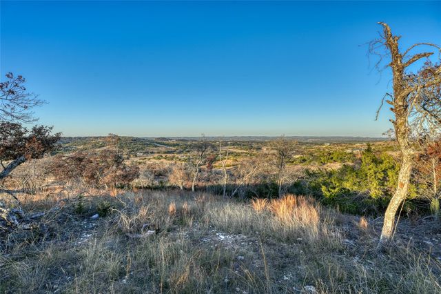 137 Falling Oak Dr DR, Blanco, TX 78606