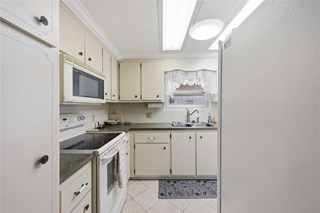 16 S GRANADA PLAZA, Englewood, FL 34223