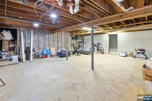 48 Palmer Place, Leonia, NJ 07605