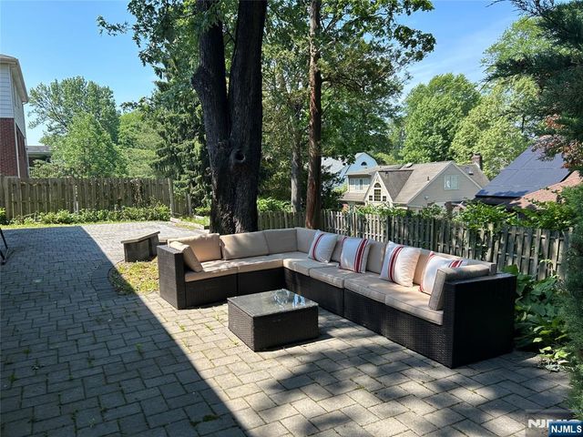 48 Palmer Place, Leonia, NJ 07605