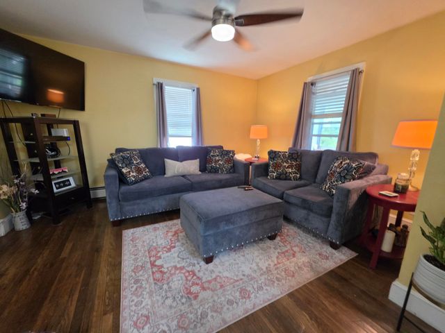 35 Water Street, Epping, NH 03042