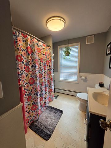 35 Water Street, Epping, NH 03042