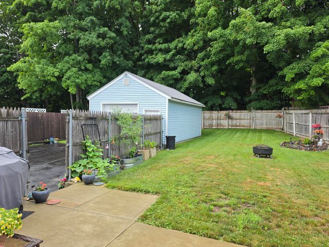 35 Water Street, Epping, NH 03042