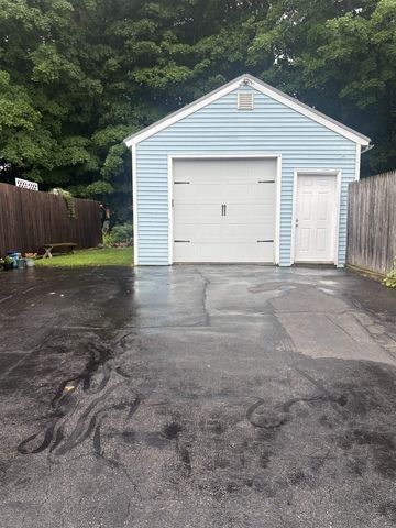35 Water Street, Epping, NH 03042