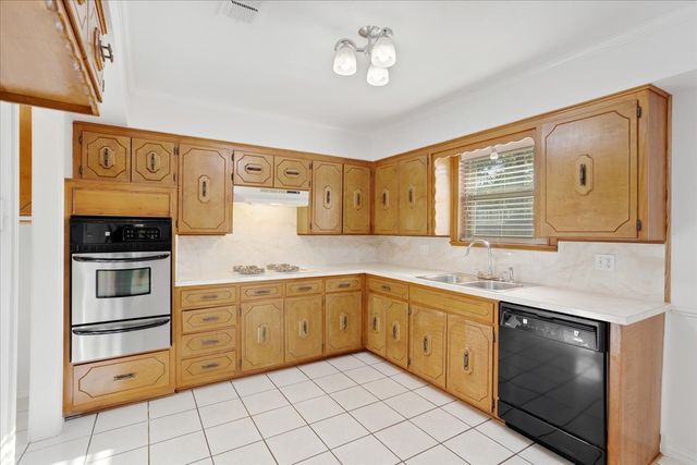 1904 Paula Drive, Denison, TX 75020